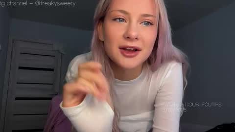 Snapshot of doublecuties chatting on October 2025 02:55:01 AM Lana  Eva  dont forget to give us a thumb up online show from October 2025 02:55:01 AM