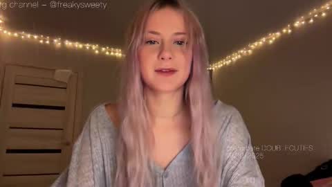 Snapshot of doublecuties chatting on October 2025 03:45:01 PM Lana  Eva  dont forget to give us a thumb up online show from October 2025 03:45:01 PM