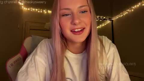 Snapshot of doublecuties chatting on October 2025 12:17:02 PM Lana Eva dont forget to give us a thumb up online show from October 2025 12:17:02 PM