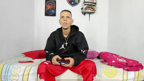 Snapshot of douglas_gallegos chatting on December 2024 04:20:01 AM douglas_gallegos online show from December 2024 04:20:01 AM