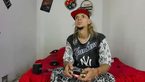 Snapshot of douglas_gallegos chatting on February 2025 07:44:02 AM douglas_gallegos online show from February 2025 07:44:02 AM