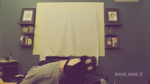 Douxi online show from December 2025 05:57:02 AM