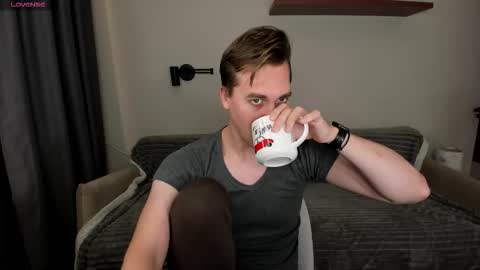 Snapshot of dr_your_dream chatting on October 2025 08:36:02 PM Mervin  online show from October 2025 08:36:02 PM