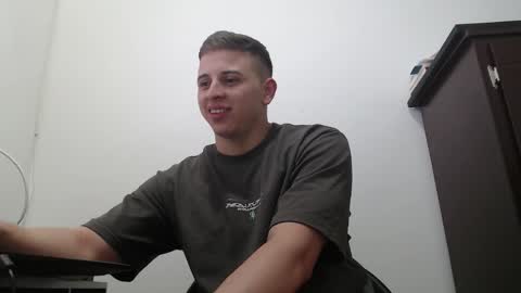 draco_boy2000 online show from September 2025 09:18:01 PM