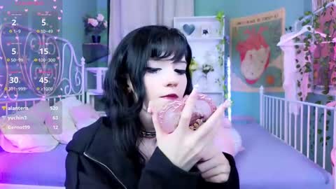 Draculaura online show from February 2025 07:02:02 PM