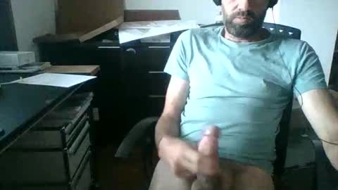 Snapshot of dragonflyy83 chatting on October 2025 06:43:01 AM dragonflyy83 online show from October 2025 06:43:01 AM