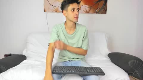 Drake and Zara online show from December 2025 12:11:02 PM