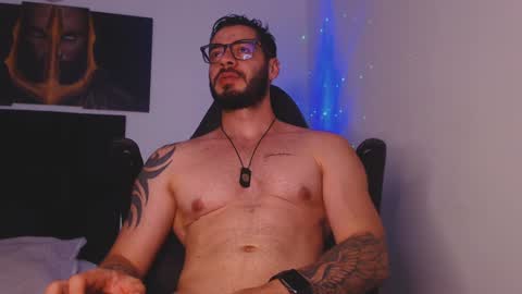 drake_cole11 online show from December 2024 05:44:01 PM