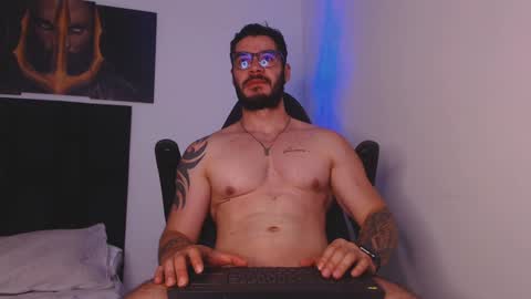 drake_cole11 online show from December 2024 03:38:02 PM