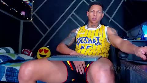 Snapshot of drake_jhonson08 chatting on February 2026 03:33:01 AM Drake online show from February 2026 03:33:01 AM