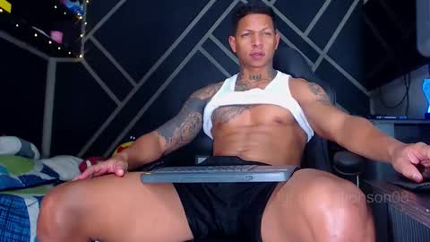 Snapshot of drake_jhonson08 chatting on February 2026 04:02:01 AM Drake online show from February 2026 04:02:01 AM