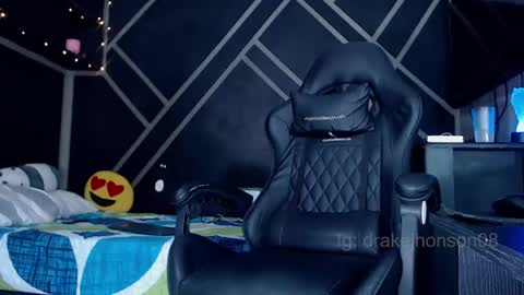 Snapshot of drake_jhonson08 chatting on February 2026 03:40:01 AM Drake online show from February 2026 03:40:01 AM