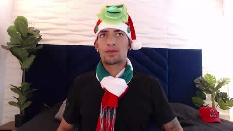 Snapshot of drakeneumann chatting on December 2024 03:04:01 AM Drake Neuman online show from December 2024 03:04:01 AM