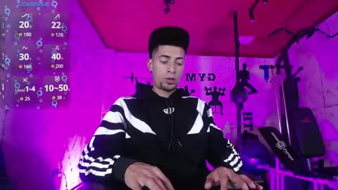 Snapshot of drakeneumann chatting on November 2025 03:05:01 AM Drake Neuman online show from November 2025 03:05:01 AM