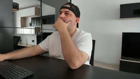 Snapshot of dravenpeak chatting on June 2026 08:04:02 AM DravenPeak online show from June 2026 08:04:02 AM