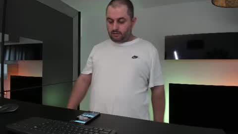 Snapshot of dravenpeak chatting on June 2026 03:03:02 PM DravenPeak online show from June 2026 03:03:02 PM