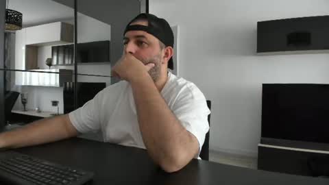 Snapshot of dravenpeak chatting on June 2026 11:36:02 AM DravenPeak online show from June 2026 11:36:02 AM