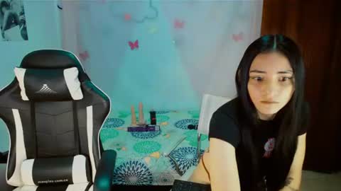 Snapshot of dream__girls69944 chatting on July 2026 07:22:01 AM sharon online show from July 2026 07:22:01 AM