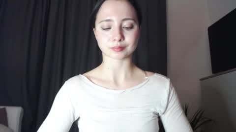 Snapshot of dream_nicole02 chatting on November 2025 03:04:01 PM Nicole online show from November 2025 03:04:01 PM