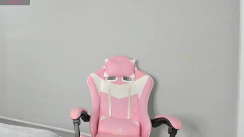 Snapshot of dream_team4 chatting on November 2025 12:05:02 PM dream team online show from November 2025 12:05:02 PM