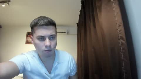 Johnny online show from December 2025 04:38:01 PM