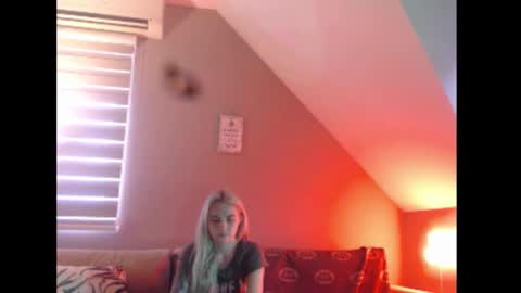 A girl online show from January 2026 08:05:01 AM