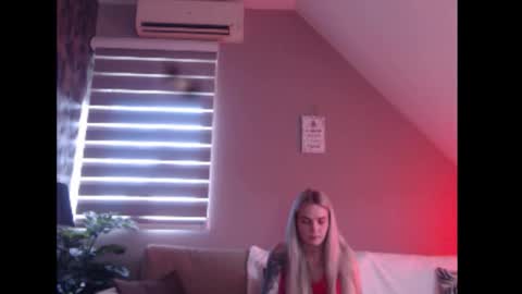 A girl online show from March 2026 08:09:02 AM