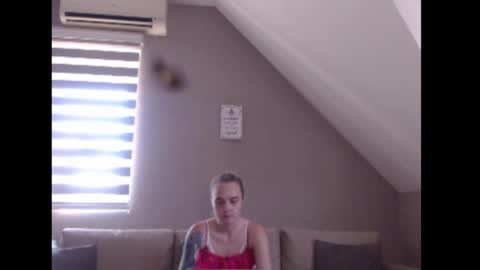 Snapshot of dreamcatcherfantasy chatting on June 2026 07:25:01 AM A girl online show from June 2026 07:25:01 AM