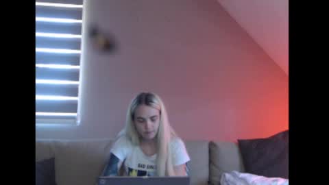 Snapshot of dreamcatcherfantasy chatting on July 2026 10:21:02 AM A girl online show from July 2026 10:21:02 AM