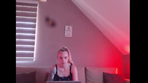 Snapshot of dreamcatcherfantasy chatting on August 2026 07:07:02 AM A girl online show from August 2026 07:07:02 AM