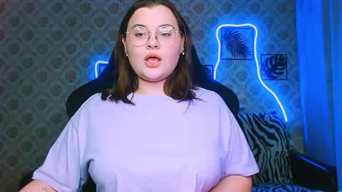 dreamforyoue2 online show from December 2025 08:35:01 PM