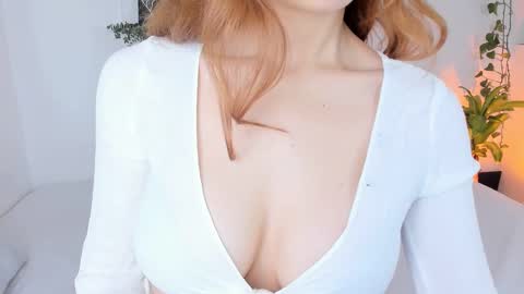 Snapshot of dreamsgirl18 chatting on January 2025 02:13:01 PM Evablonde Abby black hair online show from January 2025 02:13:01 PM