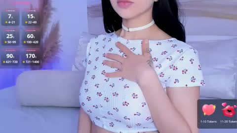 Snapshot of dreamsgirl18 chatting on December 2025 01:39:01 PM Evablonde Abby black hair online show from December 2025 01:39:01 PM