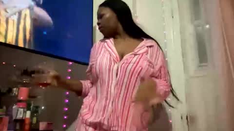 Snapshot of dreamtiffyxxx chatting on March 2026 05:53:01 AM dreamtiffyxxx online show from March 2026 05:53:01 AM