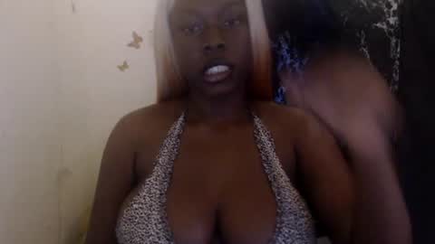 Snapshot of dreamy_wetpussy chatting on July 2026 05:59:02 PM BEAUTY online show from July 2026 05:59:02 PM