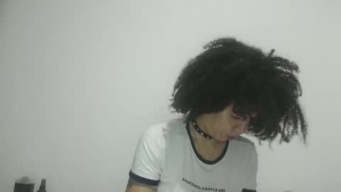 Snapshot of dreamylatina chatting on February 2026 02:06:02 AM DreamyLatina online show from February 2026 02:06:02 AM