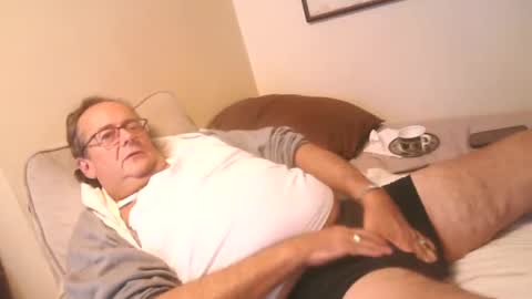 Snapshot of drfeelgood777 chatting on October 2025 04:11:01 AM Dr. Feelgood online show from October 2025 04:11:01 AM