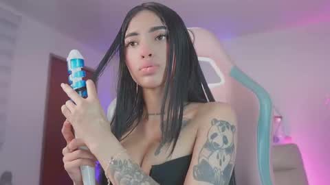 DRIANA online show from November 2025 01:00:02 PM