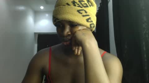 dripping_luna online show from January 2025 09:36:02 PM