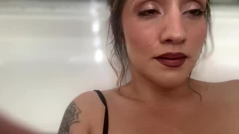 Snapshot of drippypetalo chatting on November 2025 09:48:02 PM drippypetalo online show from November 2025 09:48:02 PM