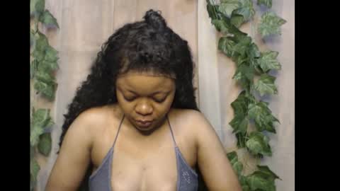 Snapshot of dripqueenx chatting on December 2025 02:00:02 PM linda online show from December 2025 02:00:02 PM