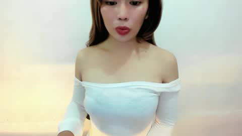 miss. Erika online show from November 2025 06:56:02 AM
