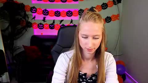 Snapshot of duimovochka chatting on October 2025 09:22:02 AM duimovochka online show from October 2025 09:22:02 AM