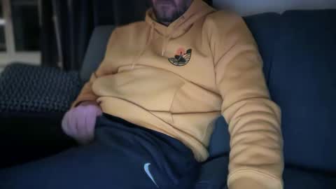 Snapshot of duke_london chatting on February 2025 07:05:01 PM Duke online show from February 2025 07:05:01 PM