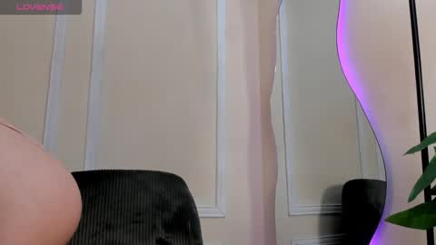 Snapshot of dulce__fiore07 chatting on December 2025 12:43:02 PM dulce__fiore07 online show from December 2025 12:43:02 PM