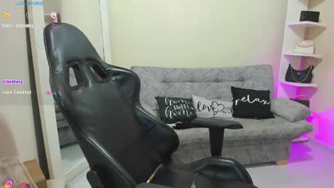 Snapshot of dulce_alice_ chatting on May 2026 12:49:01 AM ALICE online show from May 2026 12:49:01 AM