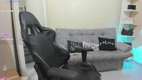 Snapshot of dulce_alice_ chatting on May 2026 01:12:02 AM ALICE online show from May 2026 01:12:02 AM