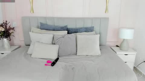 Emi  online show from April 2026 11:59:01 AM