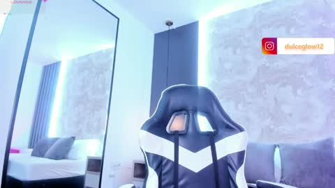 D U L C E online show from April 2026 02:00:02 AM