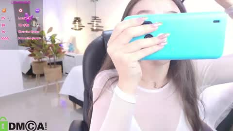 dulce_isabel_ online show from February 2026 03:18:01 AM